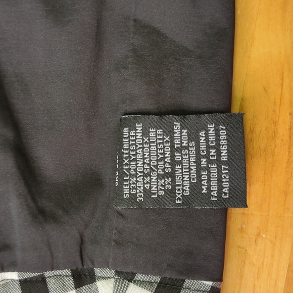 Le Chateau Asymmetrical Check Pencil Skirt Size 2 - Picture 7 of 7